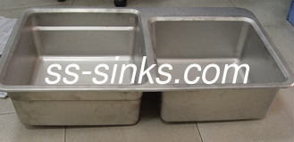 SUS304 Kitchen Sink Mould 18 Guage R20 Angle One Piece Double Basin