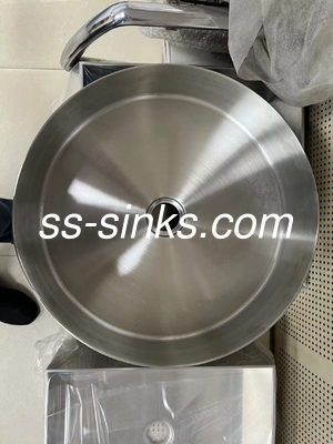 9 Inches Sink Depth Undermount Stainless Steel Kitchen Sink With Brushed / Polished Finish And Modern Style