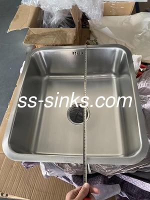 18/10 Nickel Steel Material 304 Stainless Steel Kitchen Sink For Soap Dispenser And Accessories