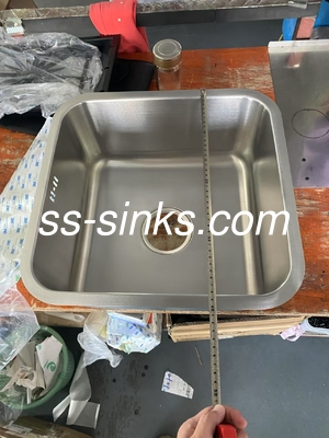 18/10 Nickel Steel Material 304 Stainless Steel Kitchen Sink For Soap Dispenser And Accessories
