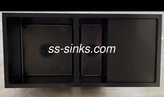 18/10 Chromium/Nickel Stainless Steel Handmade Kitchen Sink With Drainboard Customized Dimensions