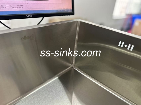 Undermount Single Bowl Sink in Black Space-Saving and Functional
